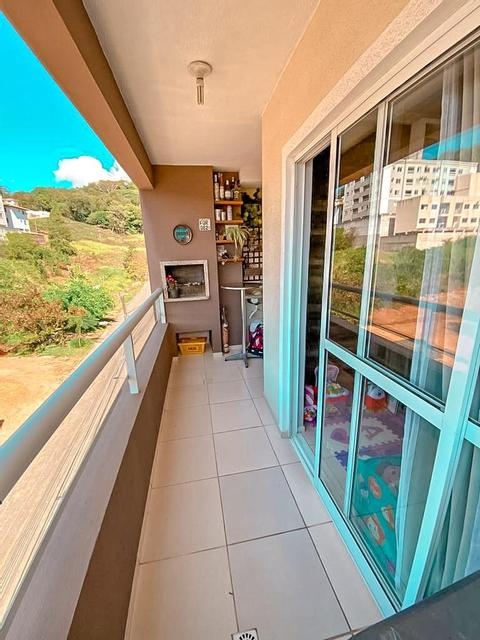 Venda | Apartamento com 65,00 m² | 2 dormitório(s) | 1 vaga(s) de garagem | Sacada com churrasqueira | Ipiranga, São José-SC