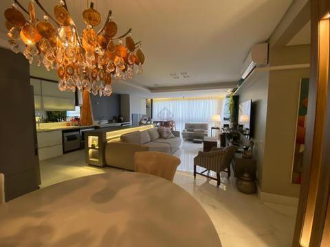 Apartamento à venda em São José, Centro, com 3 suítes, com 128.23 m², D/Blue