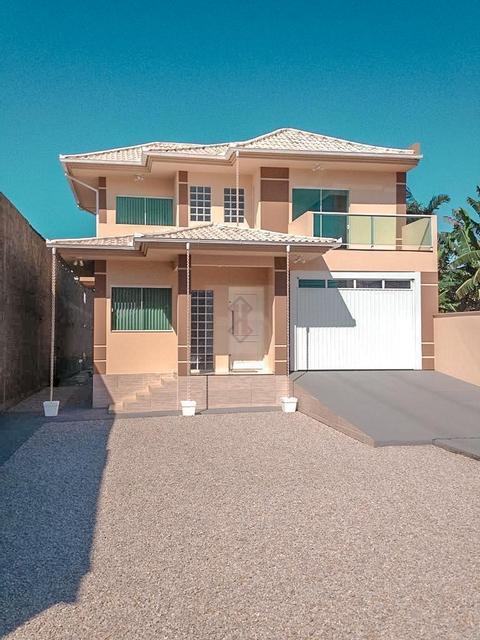 Venda | Casa com 150m² | 3 dormitório(s) sendo 2 suítes | 4 vaga(s) de garagem | Saveiro, Biguaçu-SC.